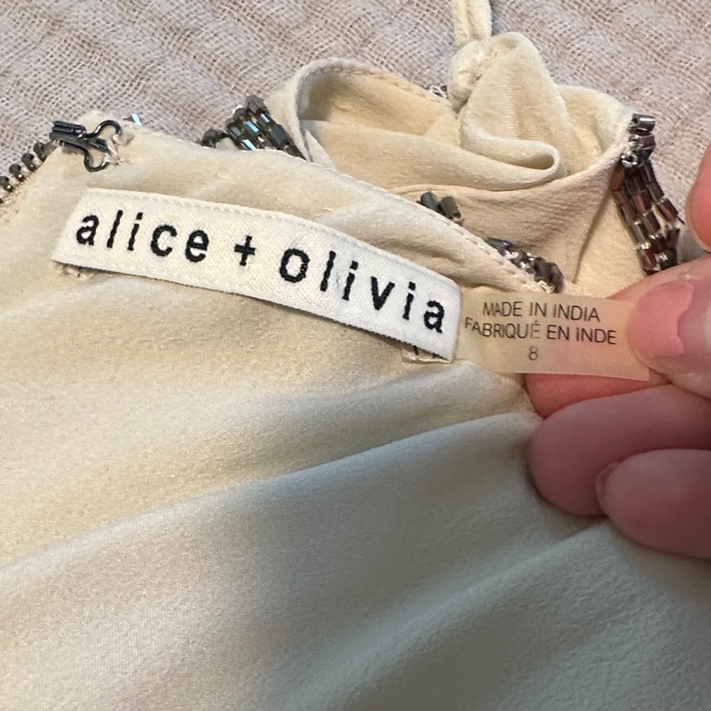 Alice + Olivia Sleeveless Silver and Cream Beaded Shift Dress - Picture 5 of 5